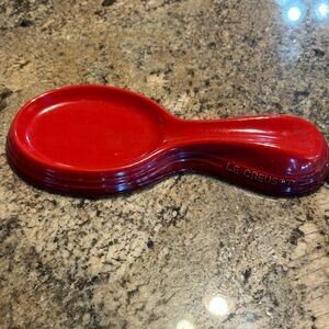 Le Creuset Cerise (cherry red) 10” Spoon Rest, Rare find, discontinued item, NWT